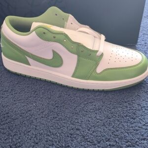 Nike Air Jordan 1 Low in White & Green